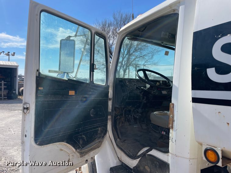 image for item IX9694 1997 Freightliner FL70  water truck