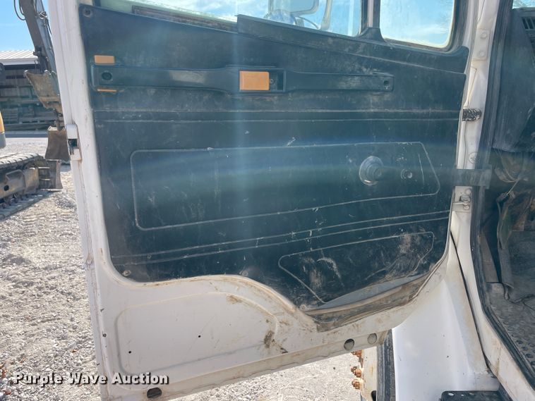 image for item IX9694 1997 Freightliner FL70  water truck