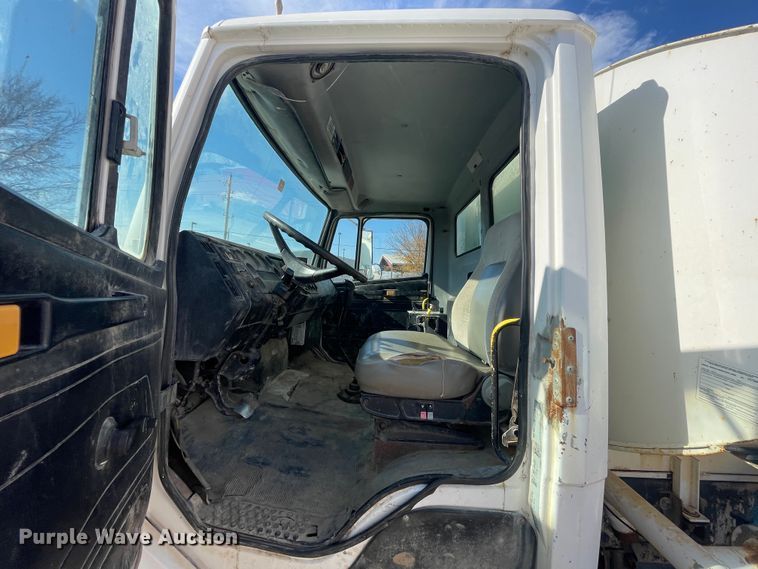 image for item IX9694 1997 Freightliner FL70  water truck