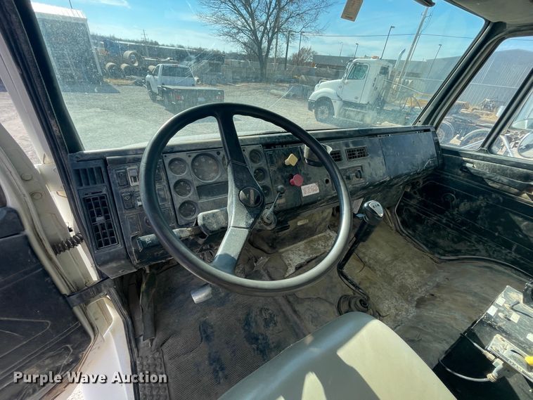 image for item IX9694 1997 Freightliner FL70  water truck