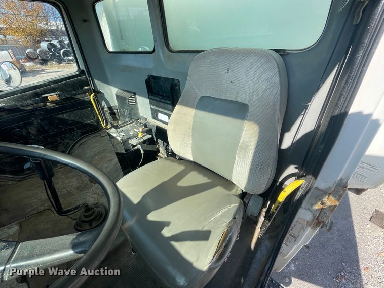 image for item IX9694 1997 Freightliner FL70  water truck