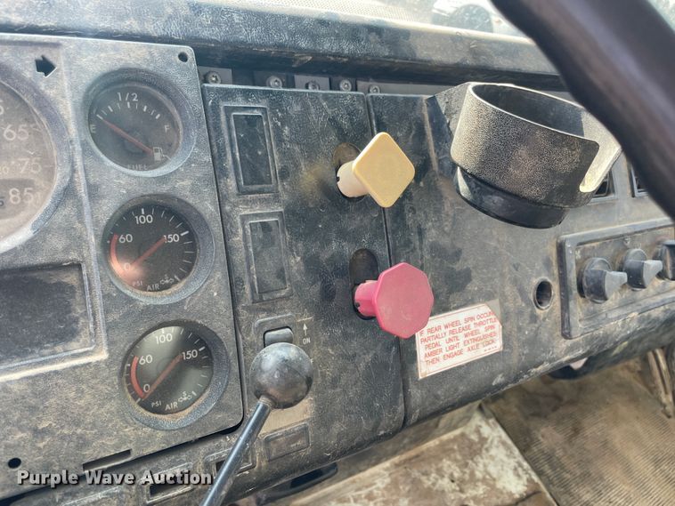 image for item IX9694 1997 Freightliner FL70  water truck