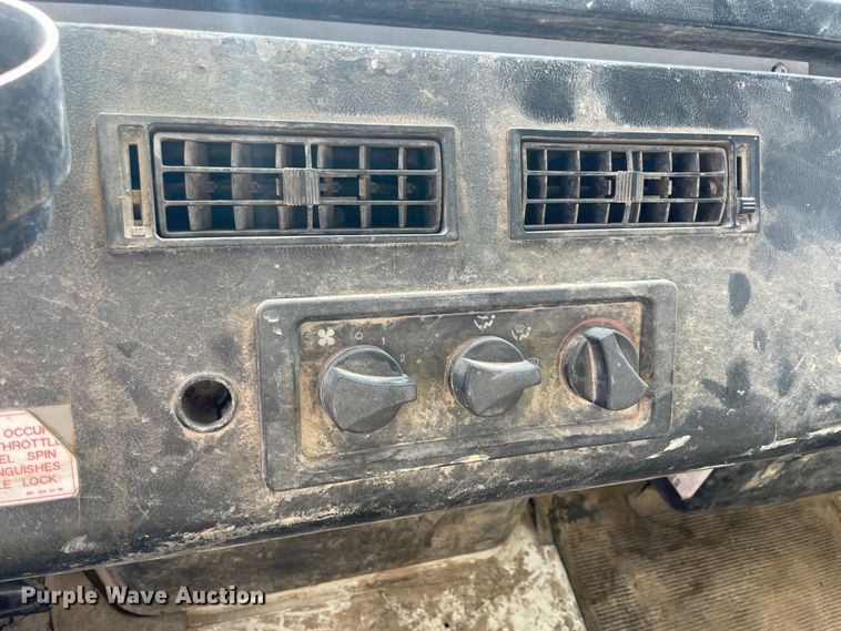 image for item IX9694 1997 Freightliner FL70  water truck