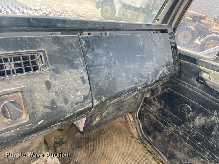 image for item IX9694 1997 Freightliner FL70  water truck