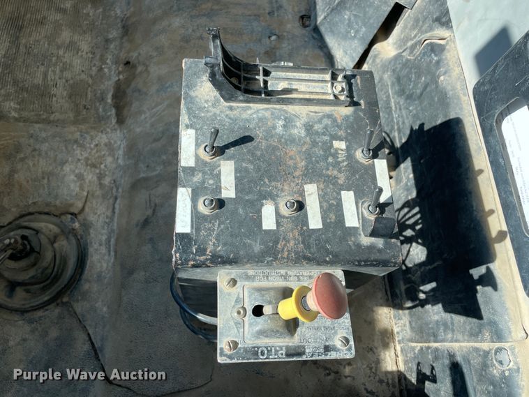 image for item IX9694 1997 Freightliner FL70  water truck