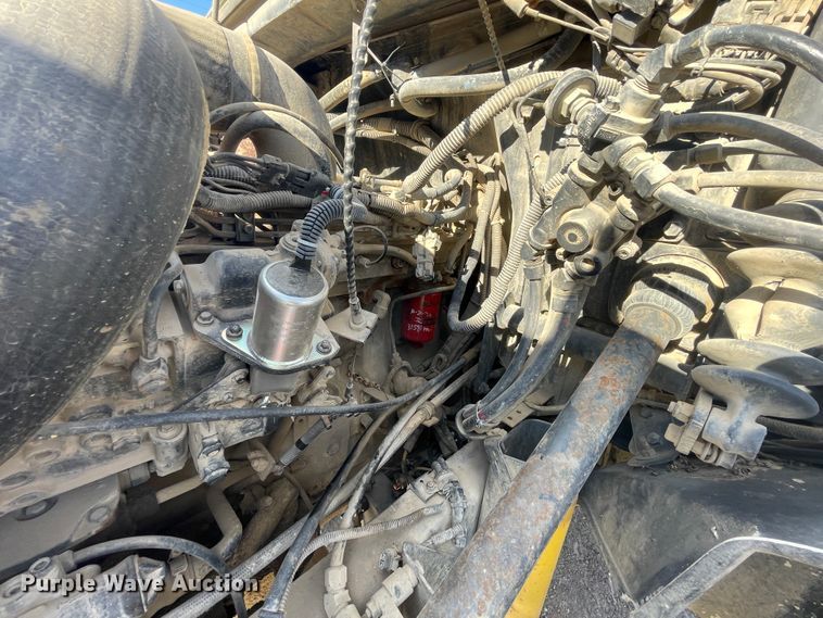 image for item IX9694 1997 Freightliner FL70  water truck