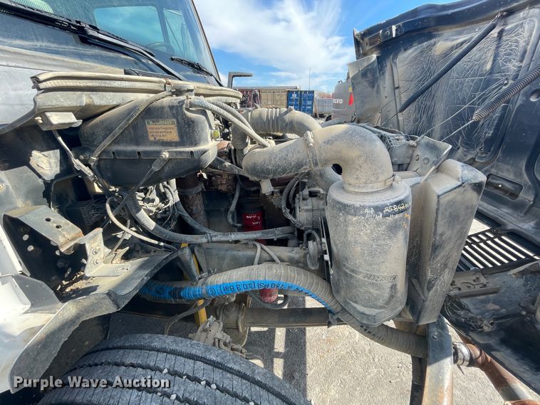 image for item IX9694 1997 Freightliner FL70  water truck