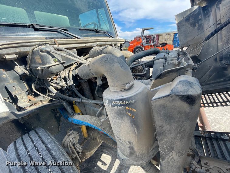 image for item IX9694 1997 Freightliner FL70  water truck