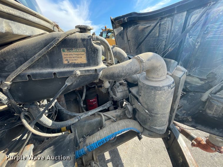 image for item IX9694 1997 Freightliner FL70  water truck