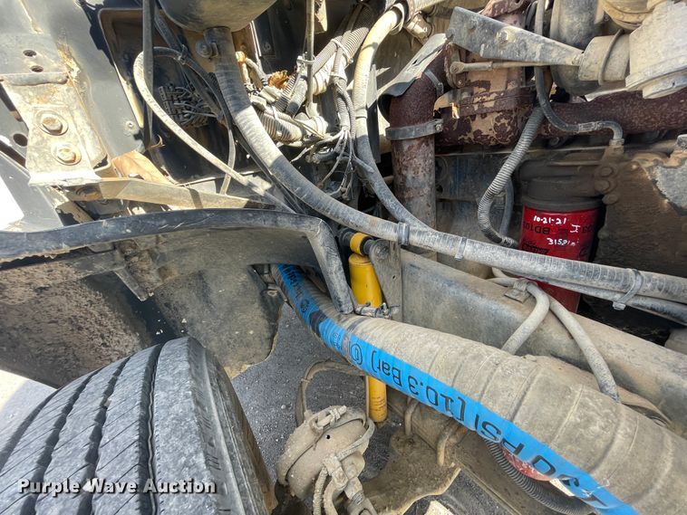 image for item IX9694 1997 Freightliner FL70  water truck