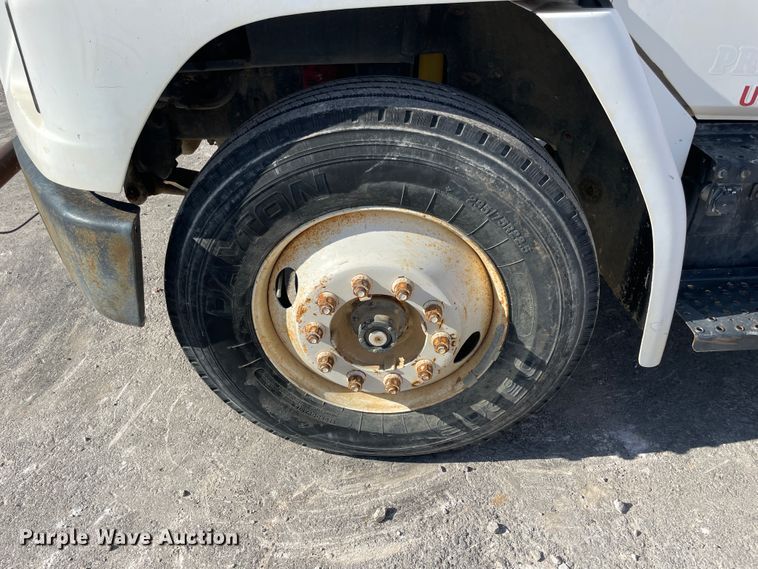 image for item IX9694 1997 Freightliner FL70  water truck