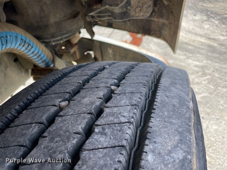 image for item IX9694 1997 Freightliner FL70  water truck