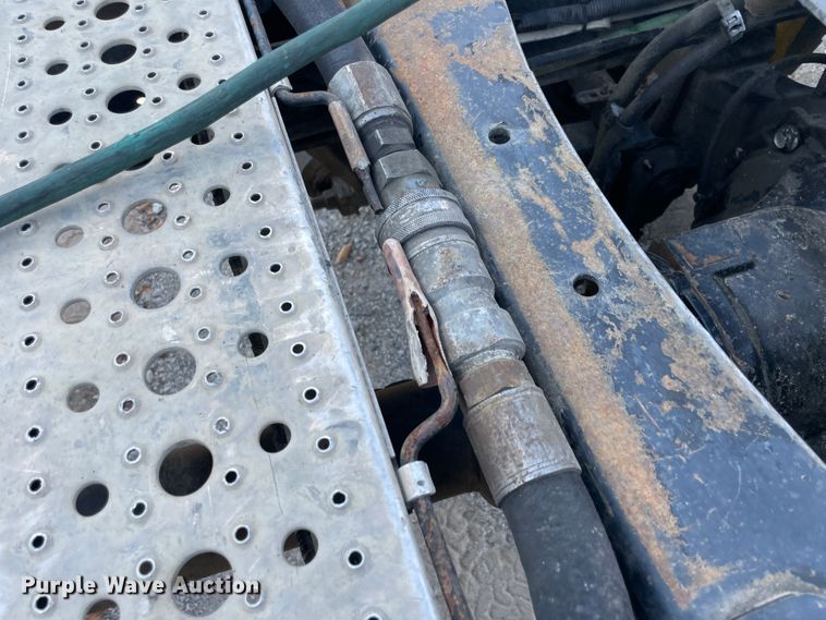 image for item IX9696 2006 Freightliner Columbia  semi truck