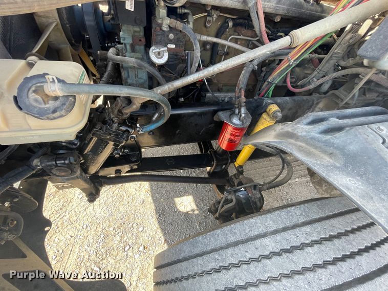 image for item IX9696 2006 Freightliner Columbia  semi truck