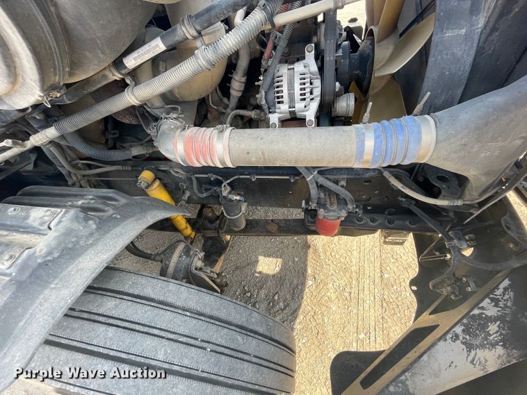 image for item IX9696 2006 Freightliner Columbia  semi truck