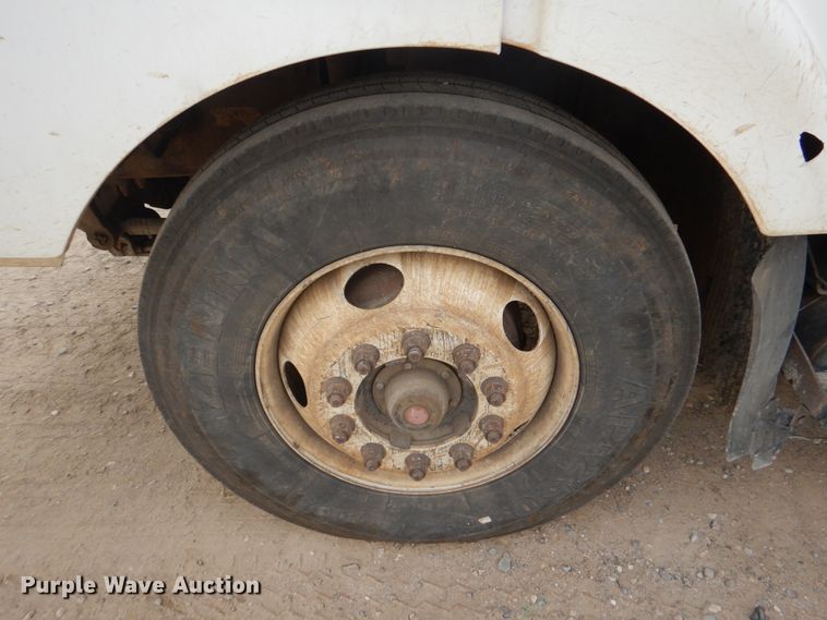 image for item JD9497 1999 Volvo VN  semi truck