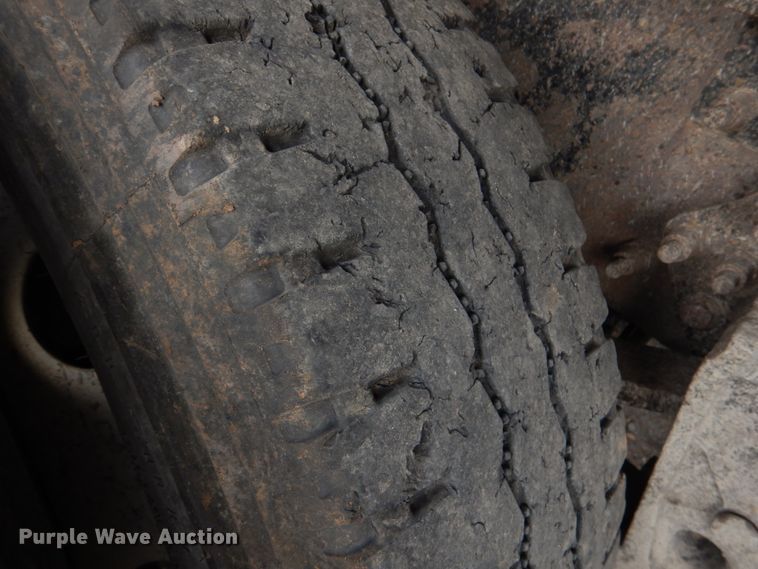 image for item JD9497 1999 Volvo VN  semi truck