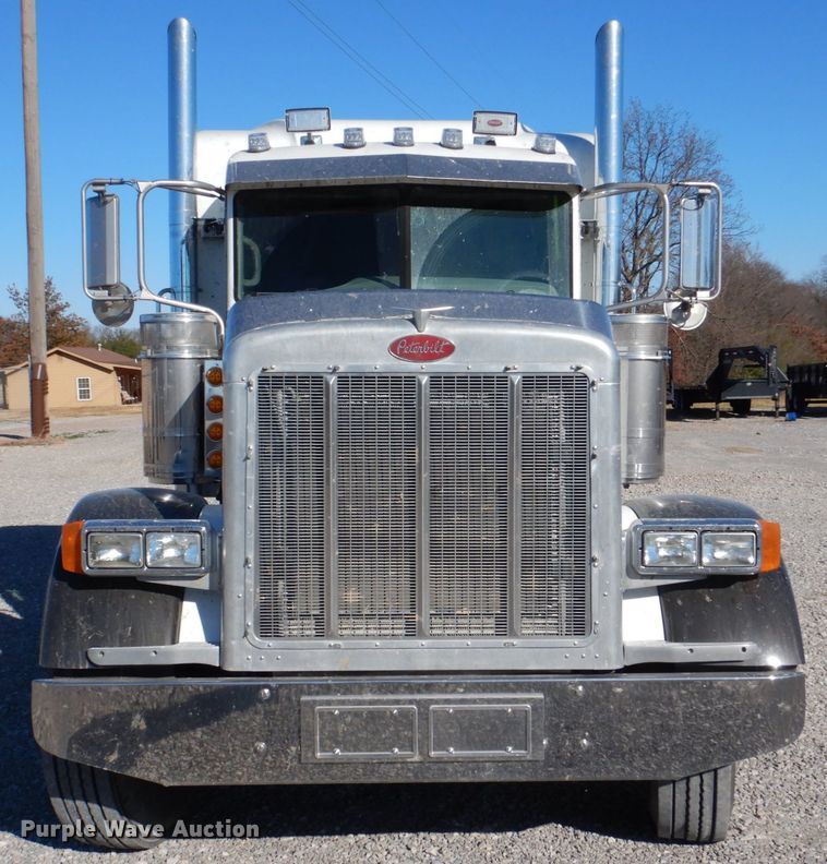 image for item JD9518 2006 Peterbilt 379  semi truck