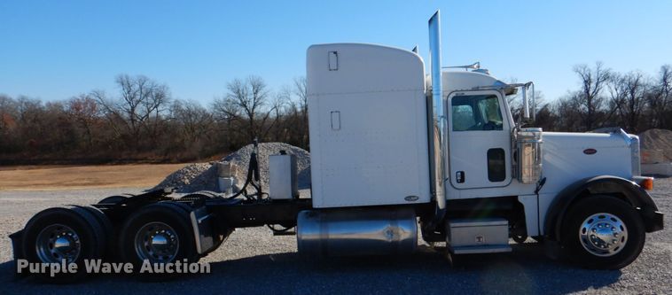 image for item JD9518 2006 Peterbilt 379  semi truck