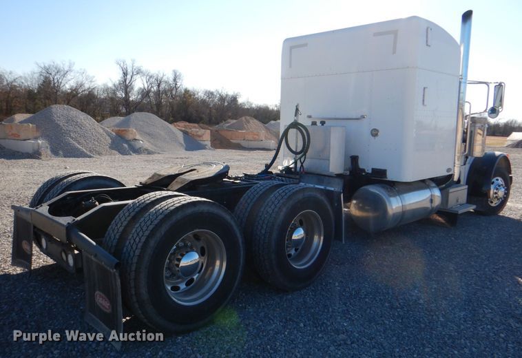 image for item JD9518 2006 Peterbilt 379  semi truck