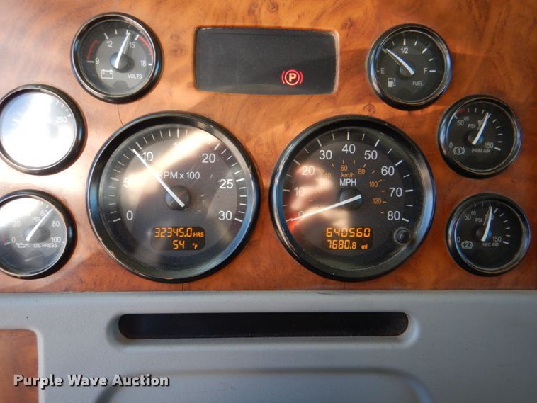 image for item JD9518 2006 Peterbilt 379  semi truck