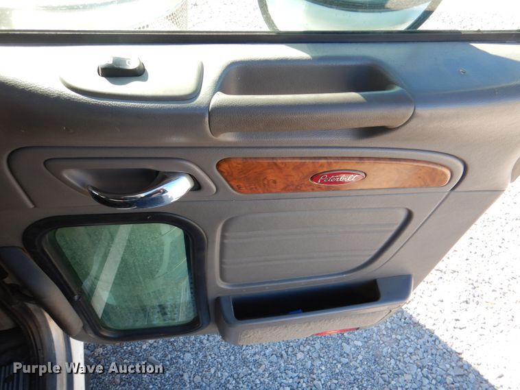 image for item JD9518 2006 Peterbilt 379  semi truck