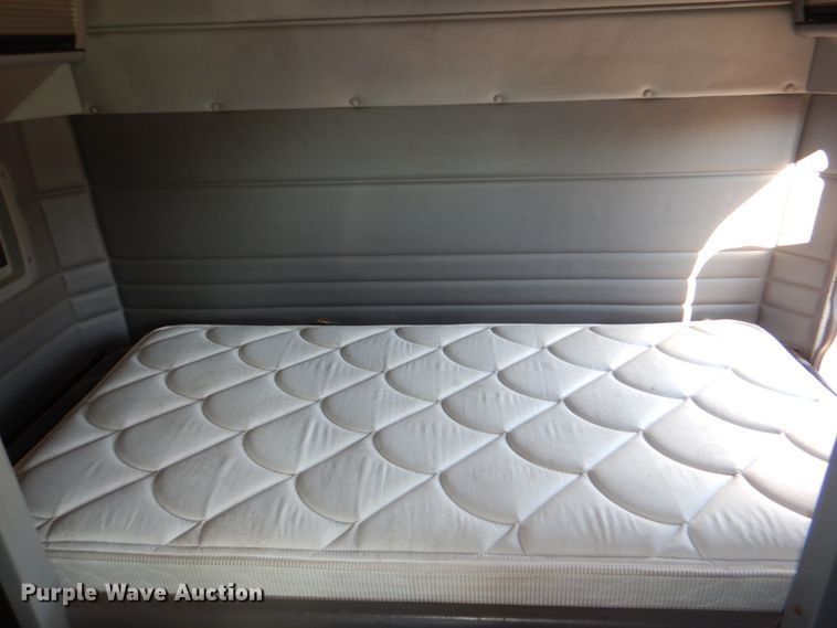 image for item JD9518 2006 Peterbilt 379  semi truck