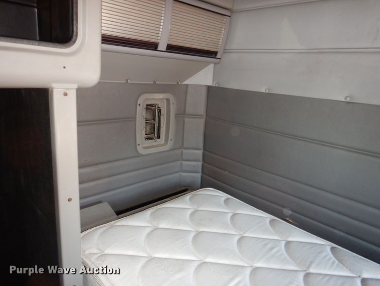 image for item JD9518 2006 Peterbilt 379  semi truck