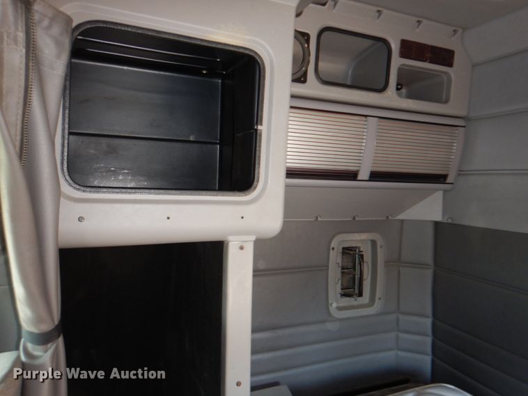 image for item JD9518 2006 Peterbilt 379  semi truck