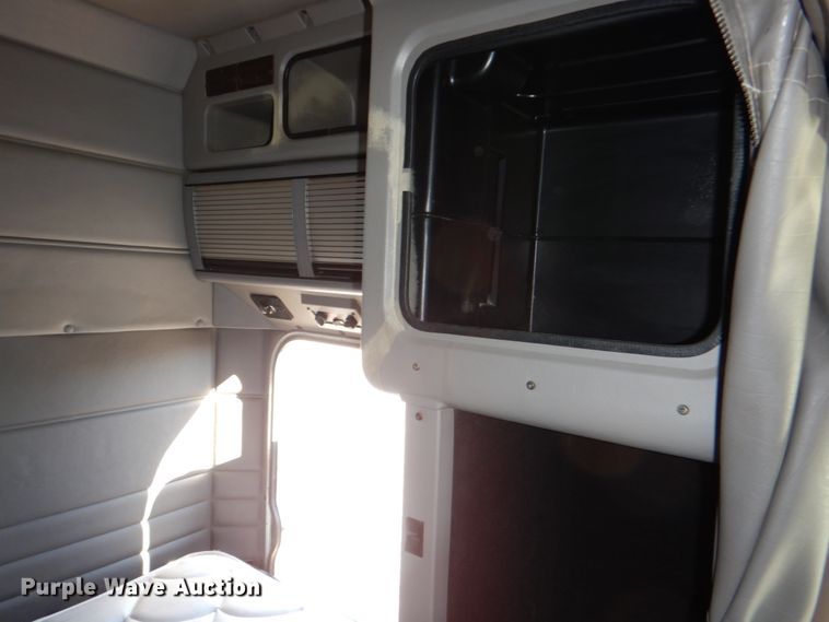 image for item JD9518 2006 Peterbilt 379  semi truck