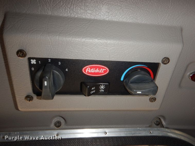 image for item JD9518 2006 Peterbilt 379  semi truck