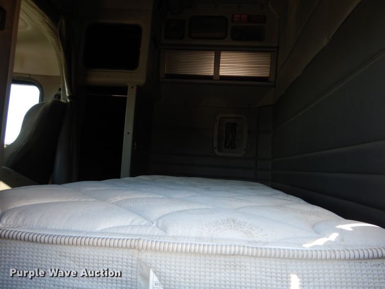 image for item JD9518 2006 Peterbilt 379  semi truck