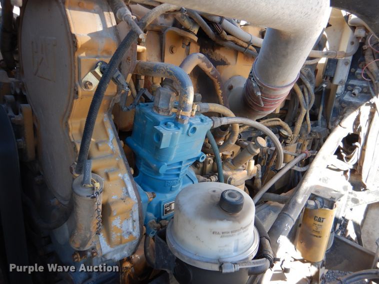 image for item JD9518 2006 Peterbilt 379  semi truck