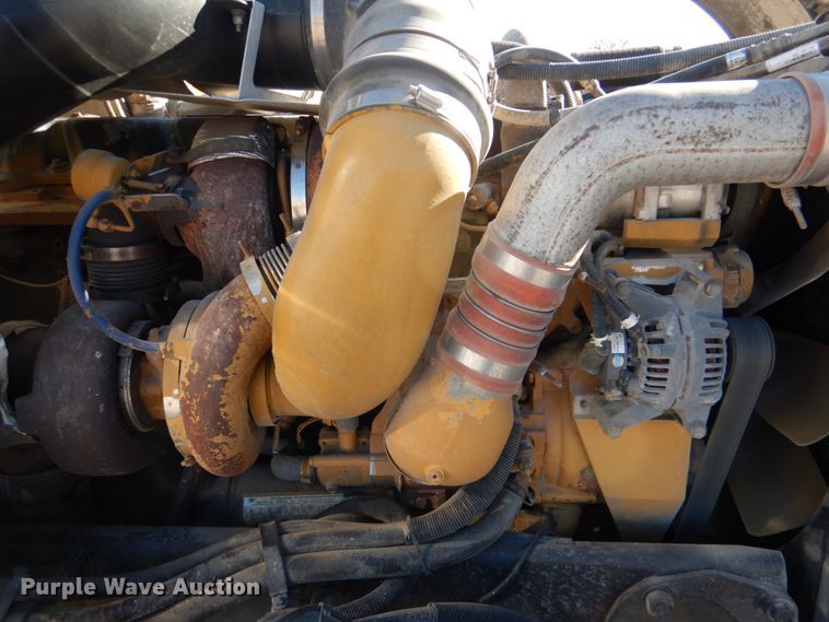 image for item JD9518 2006 Peterbilt 379  semi truck