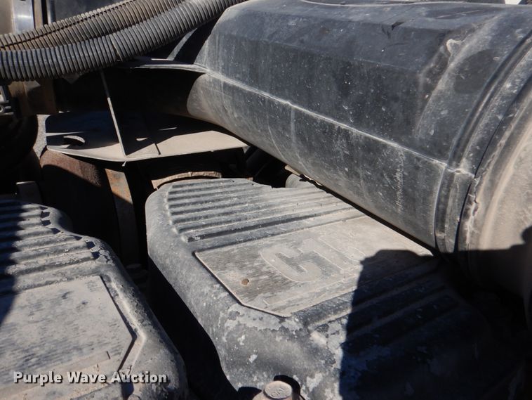 image for item JD9518 2006 Peterbilt 379  semi truck