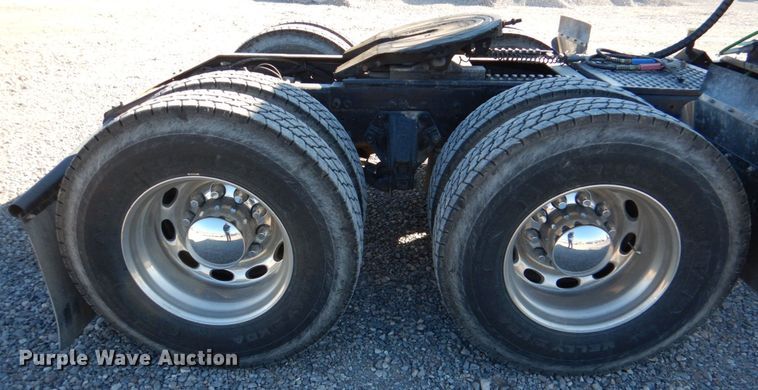 image for item JD9518 2006 Peterbilt 379  semi truck