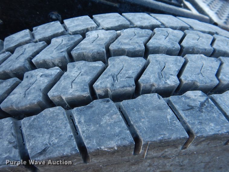 image for item JD9518 2006 Peterbilt 379  semi truck