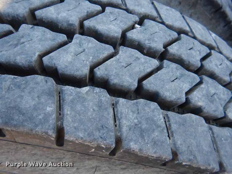 image for item JD9518 2006 Peterbilt 379  semi truck