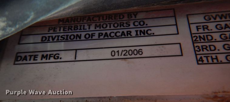 image for item JD9518 2006 Peterbilt 379  semi truck