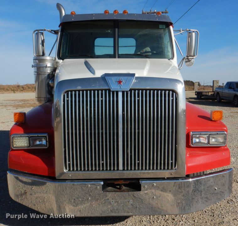 image for item JD9519 2016 Western Star 4900 SB  glider kit semi truck