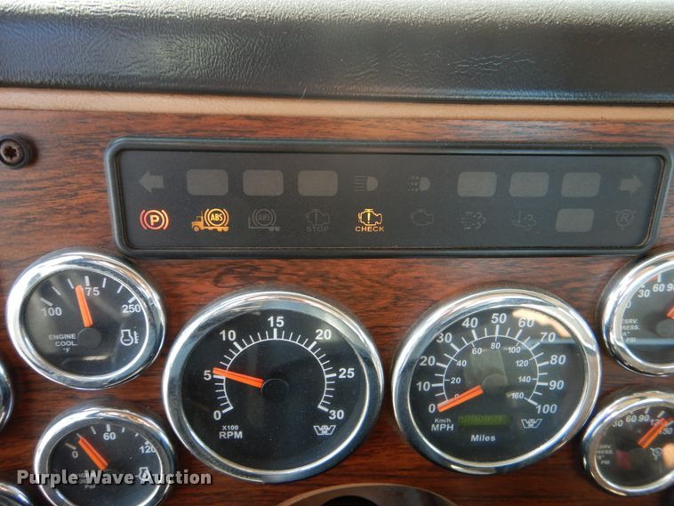 image for item JD9519 2016 Western Star 4900 SB  glider kit semi truck