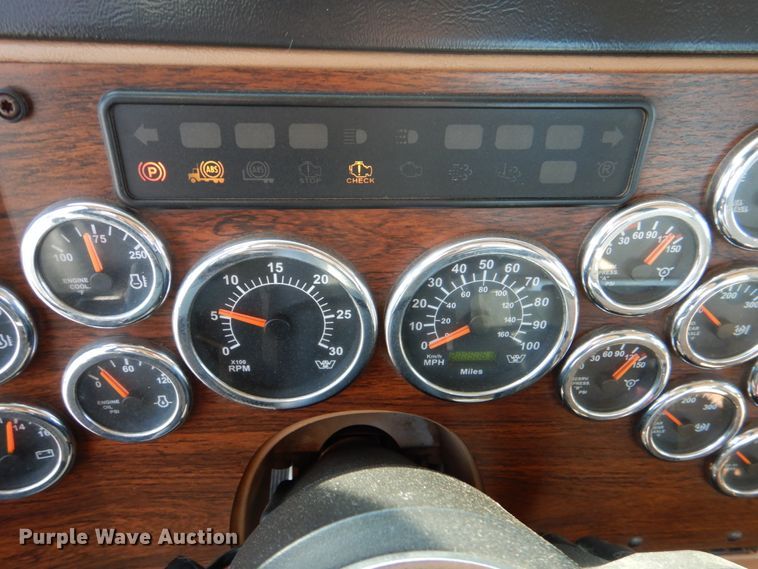 image for item JD9519 2016 Western Star 4900 SB  glider kit semi truck