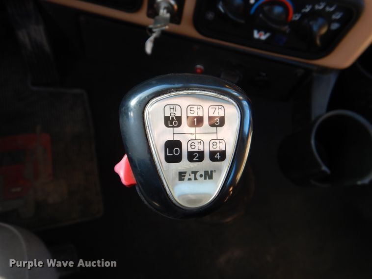 image for item JD9519 2016 Western Star 4900 SB  glider kit semi truck