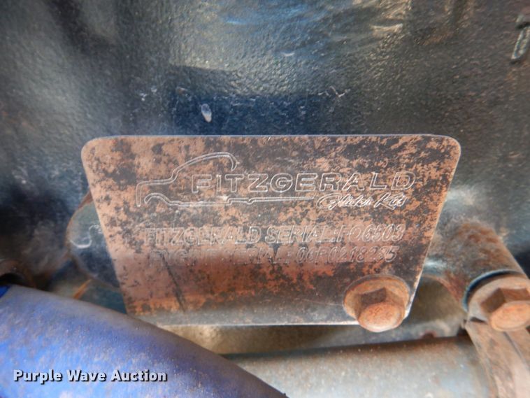 image for item JD9519 2016 Western Star 4900 SB  glider kit semi truck