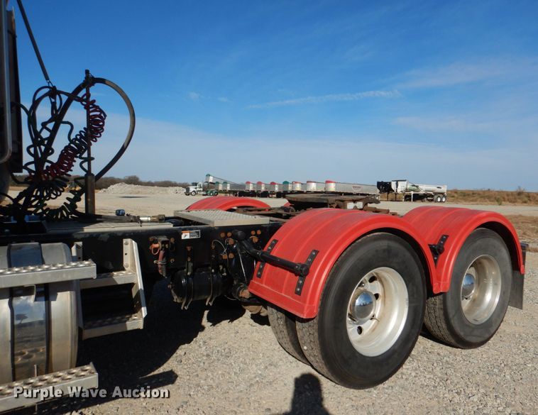 image for item JD9519 2016 Western Star 4900 SB  glider kit semi truck