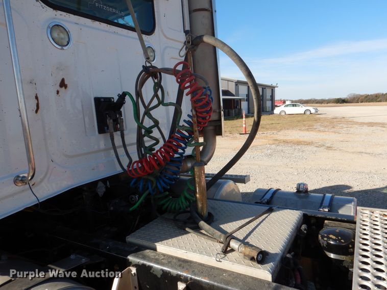 image for item JD9519 2016 Western Star 4900 SB  glider kit semi truck