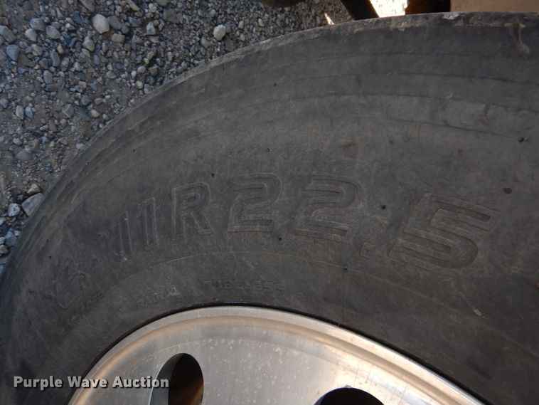 image for item JD9519 2016 Western Star 4900 SB  glider kit semi truck