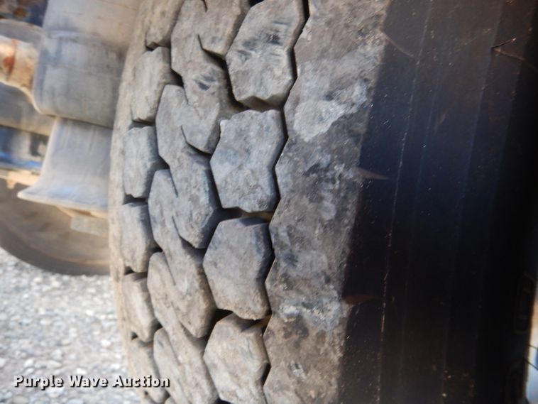 image for item JD9519 2016 Western Star 4900 SB  glider kit semi truck