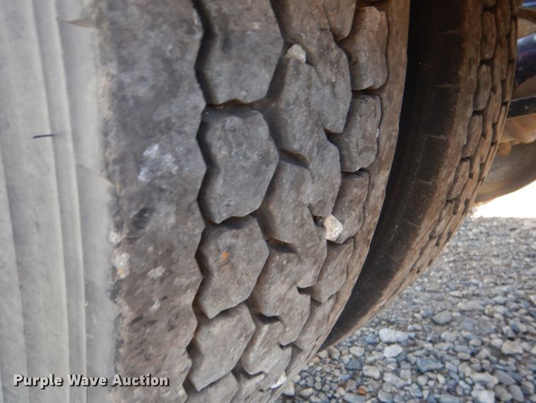 image for item JD9519 2016 Western Star 4900 SB  glider kit semi truck