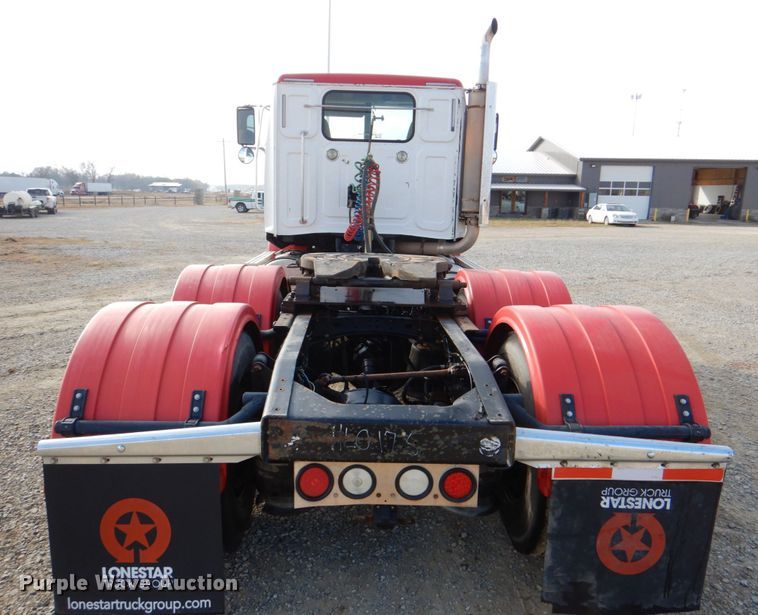 image for item JD9520 2016 Western Star 4900 SA  glider kit semi truck